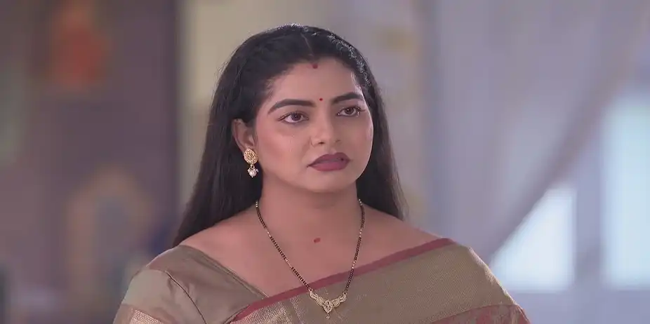 Barsha Distracts Raghav - Tu Khara Mun Chaai