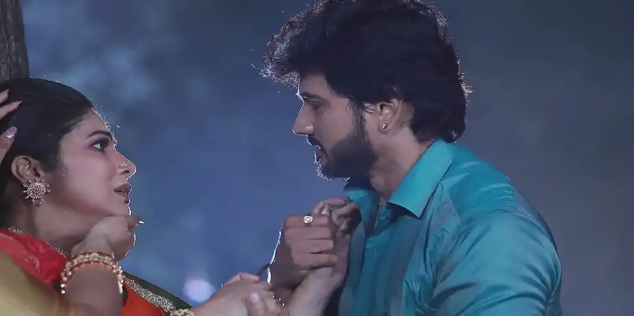 Jayarani Saves Janakambal - Varisu