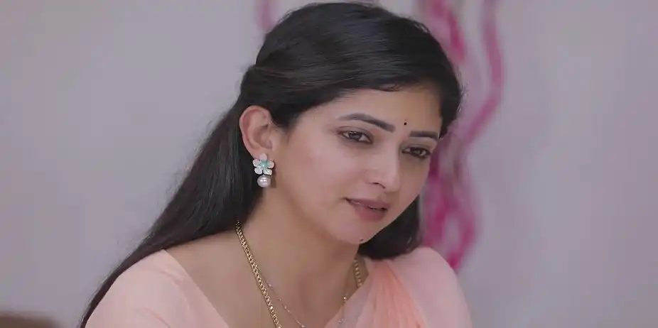 Bharathi Tends to Aadhi - Idhayam