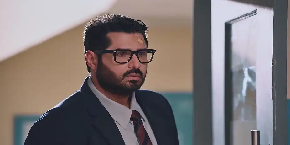 Chandrakant Meets Saroja - Saru