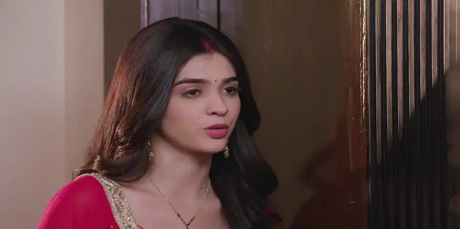Prarthana Insists Entering Shivansh's Bedroom - Kumkum Bhagya