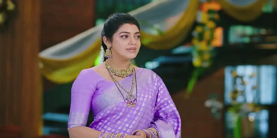 Bhoomika Teases Mahima - Amruthadhaare