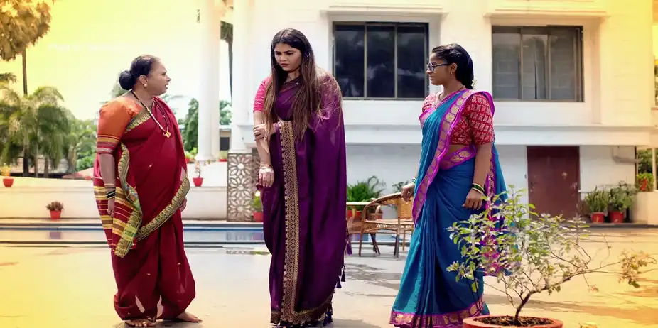 Jagdamba to Teach Aishwarya a Lesson - Savalyachi Janu Savali - Promo