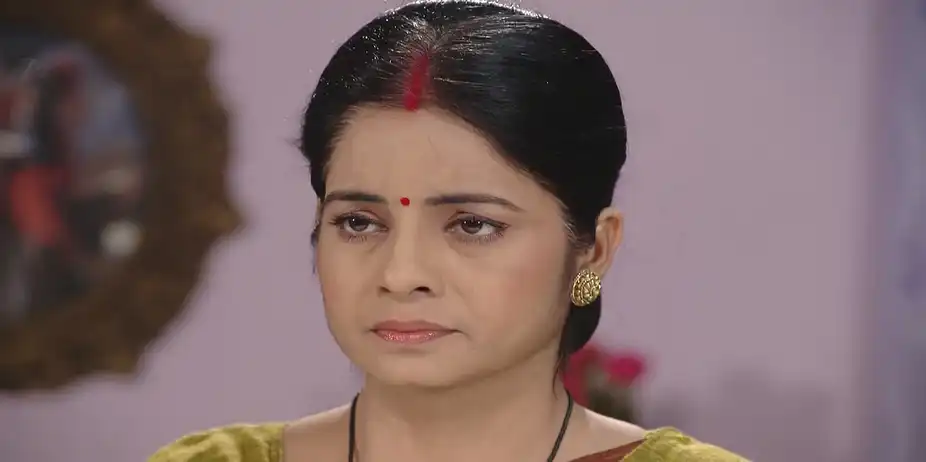Manu Lies to His Family Members - Sathi Sata Janmara