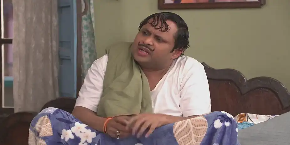 Happu Gets Angry when Rajesh Sides with Hasmukh - Happu Ki Ultan Paltan