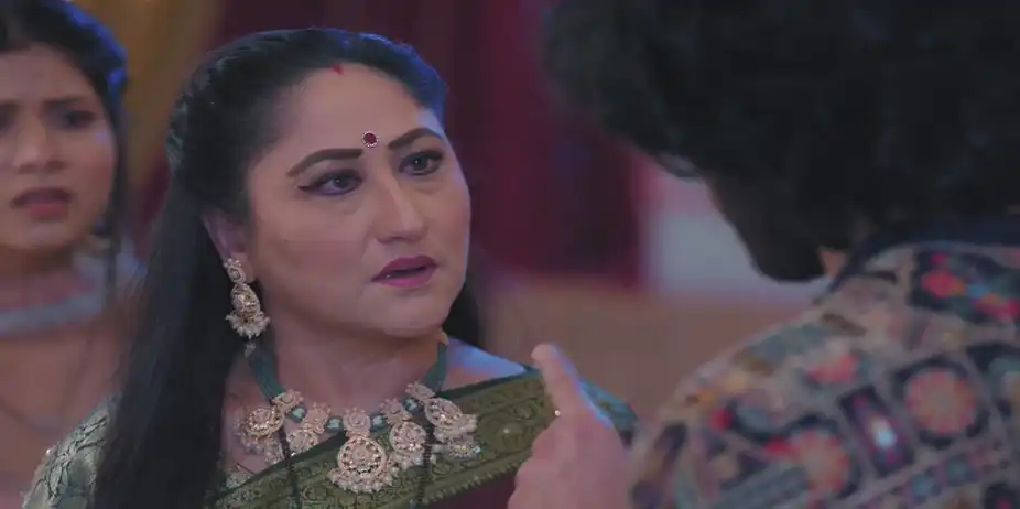 Unnati Lashes Out at Sharda - Jaane Anjaane Hum Mile