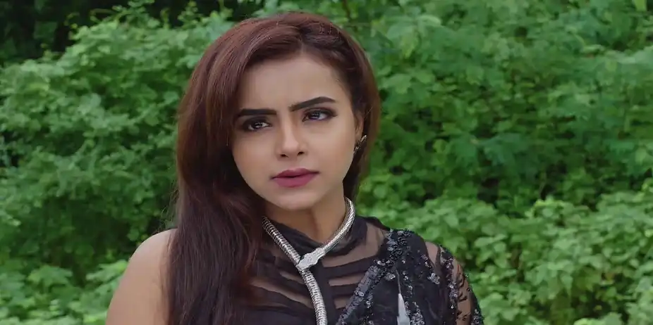 Karishma Renders Devansh Unconscious - Vasudha