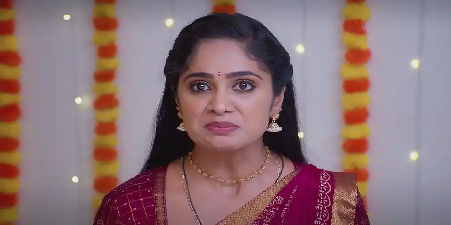 Ayali Stops Deepti- Ayali