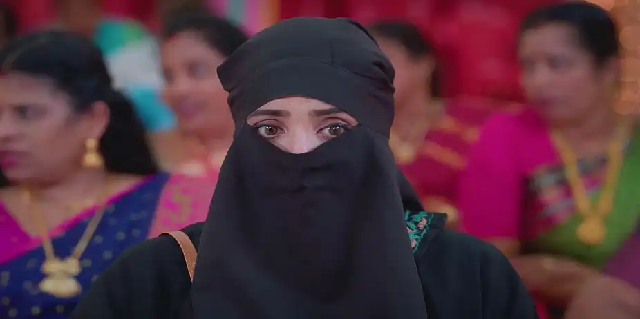 Maya's Plan to Kill Revathi - Karthigai Deepam