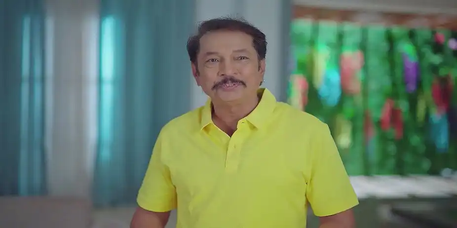 Gowri and Shyamala Hide from Dharmendra - Gowri