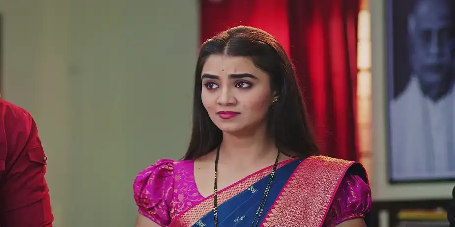Malan Testifies Against Daddy - Lakhat Ek Amcha Dada