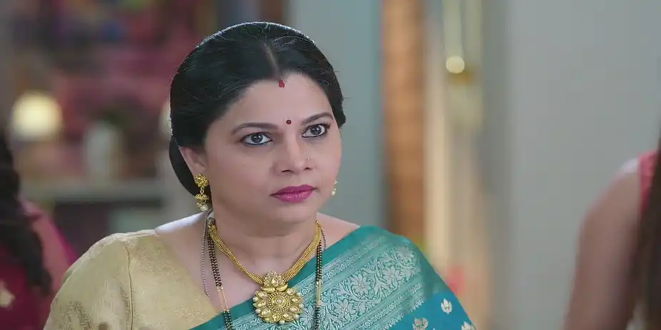 Tilottama Scolds Savali Over Lord Ganesha's Idol - Savalyachi Janu Savali