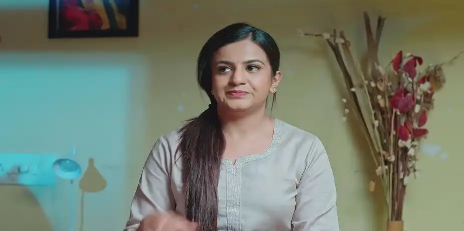 Nithya's Words Make Nidhi Nervous - Karna