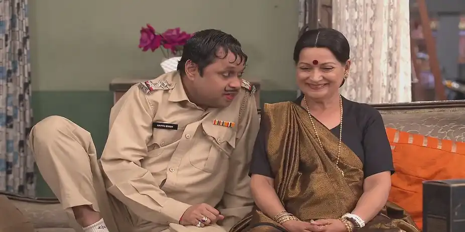 Happu Bribes Amma to Help Him - Happu Ki Ultan Paltan