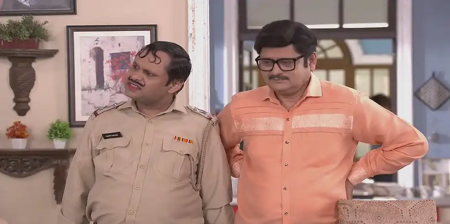 Happu Arrives at Vibhuti's House for Enquiry - Bhabi Ji Ghar Par Hai