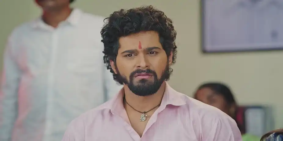 Kalinidi Is Stunned By the Proofs Shown by Paranjpee - Lakhat Ek Amcha Dada