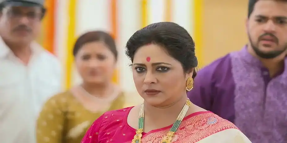 Indrani Dispels Ayushman's Wedding Rumours - Kusum