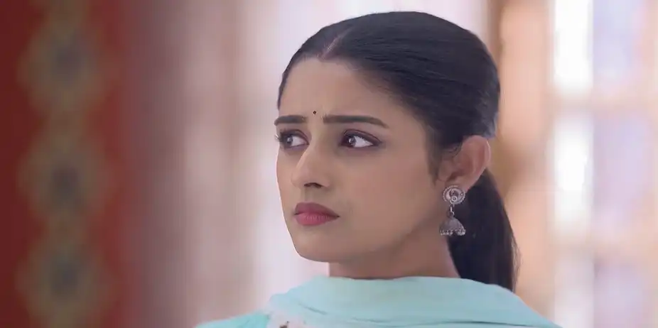 Moinak Stands in Tworita’s Way - Parineeta