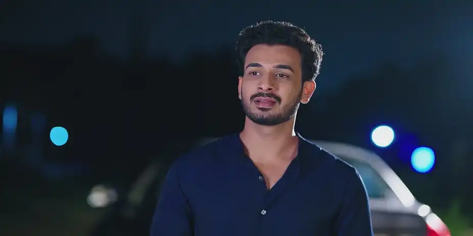 Bhagya Tries to tell Goutham about Shakuntala - Amruthadhaare