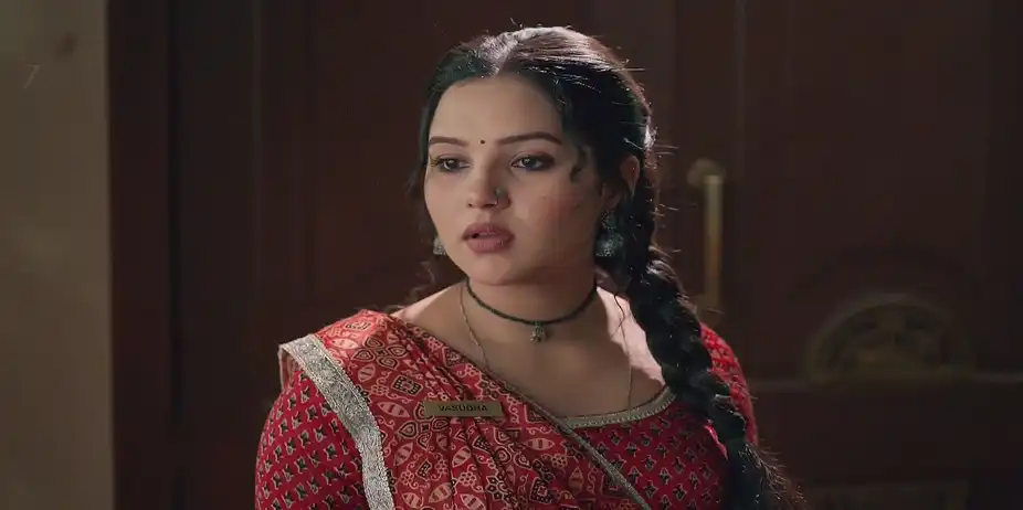 Chandrika Gives Vasudha the Status of Divya's Sister - Vasudha