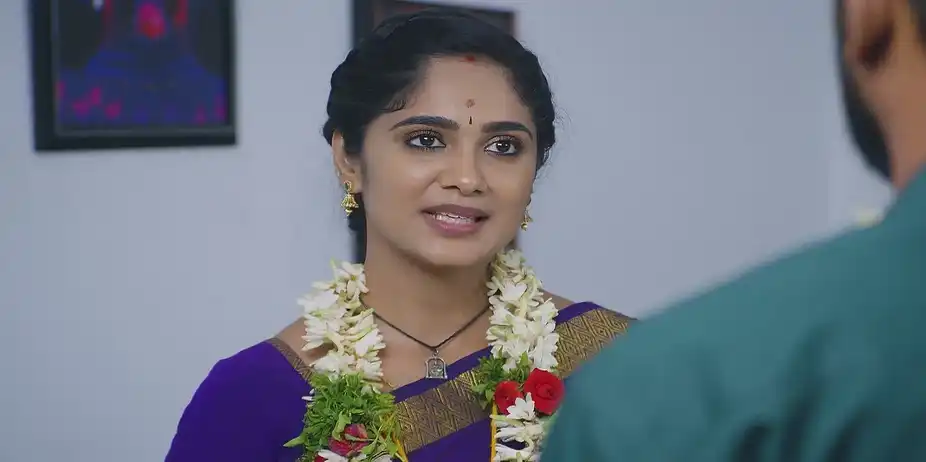 Indrani Gives Time to Shiva and Ayali - Ayali