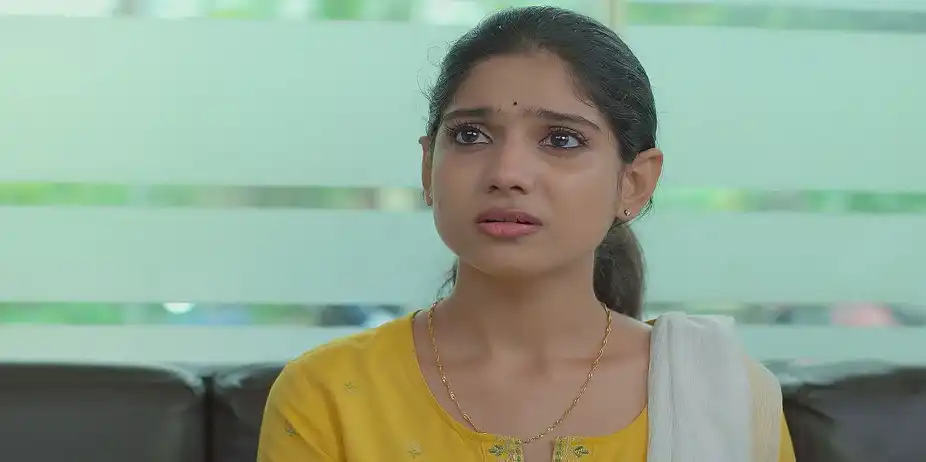 Indhu Gives Chithra an Idea - Veera
