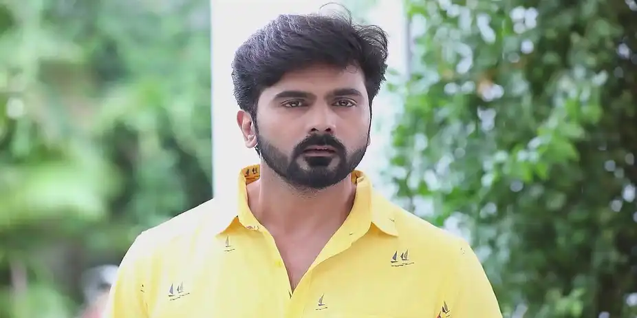 Raji Confronts Siva - Mounam Pesiyadhe
