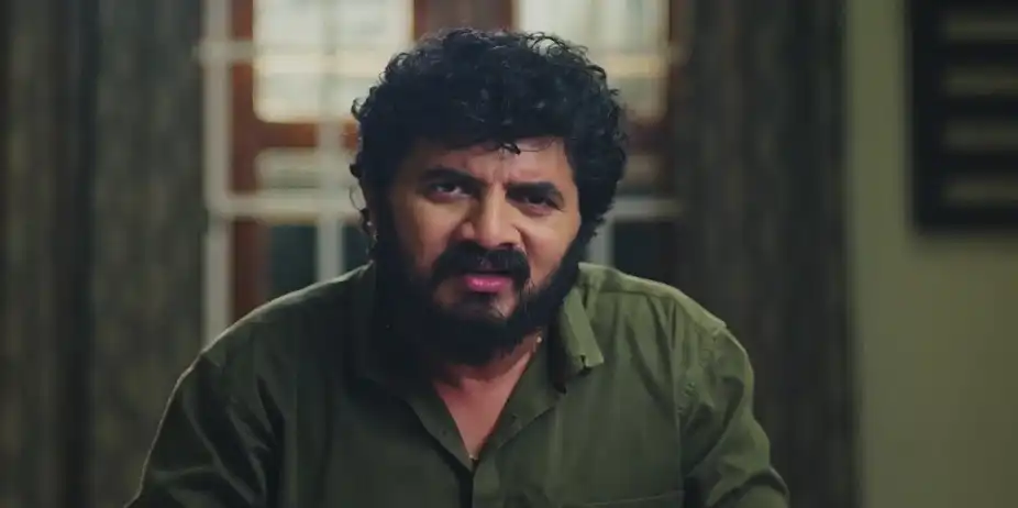 Daddy Reassures Shatrughan about the Plan - Lakhat Ek Amcha Dada