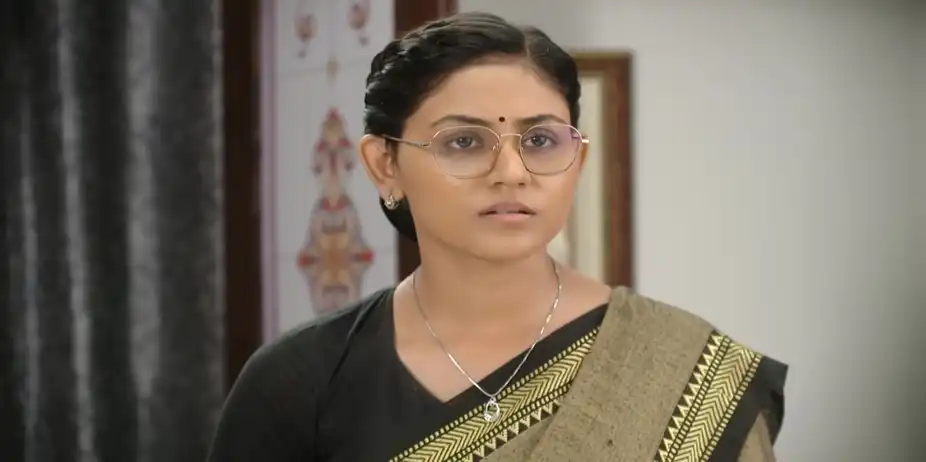 Priya Suspects a Priest - Suna Jhia