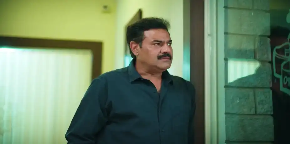 Goutham Tells Anand about Bhoomika's Hatred - Amruthadhaare