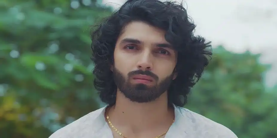 Raghav Arrives at Anuradha's Funeral - Jaane Anjaane Hum Mile