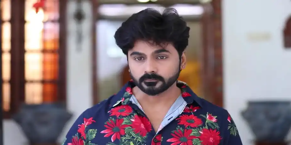 Janani Gets Irritated - Mounam Pesiyadhe
