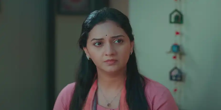 Mandakini Chooses a Match for Swanandi - Veen Doghatli Hi Tutena