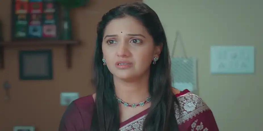 Mandakini's Actions Enrage Dilip - Veen Doghatli Hi Tutena