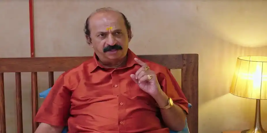 Veerabhadra Tells Chatri His Plan - Annayya