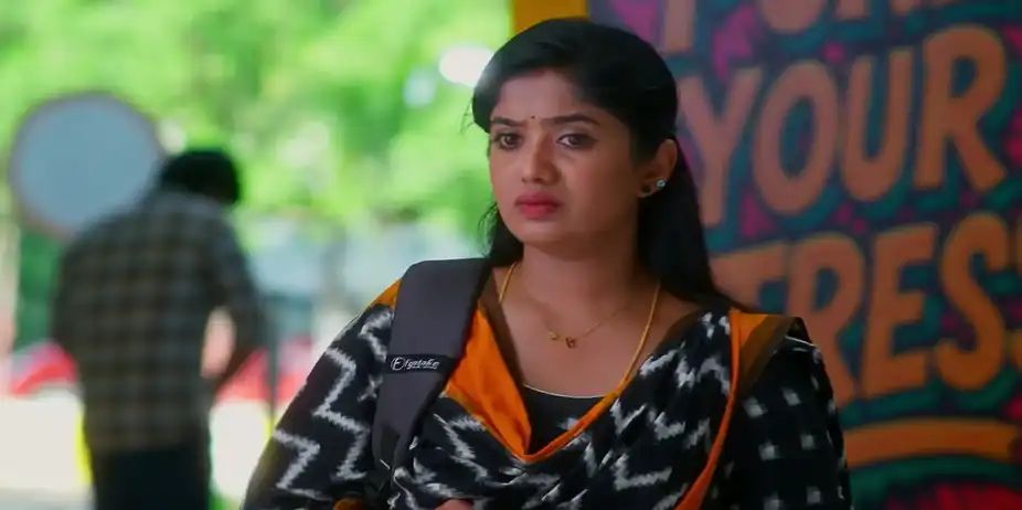 Rajalakshmi Is Shocked to See Prabhas - Sandhyaraaga