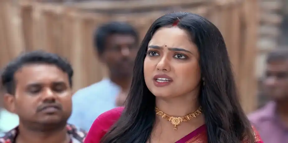 Parvati Stands up to Parthasarathi - Amader Dadamoni