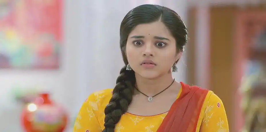 Seeing Kusum's Wedding Gifts Irritates Meenakshi - Kusum