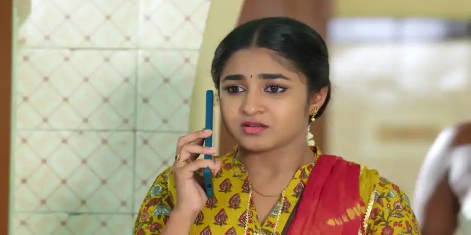 Indhu Faces a Dilemma - Chinnan Siru Kiliye