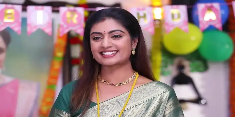 Mandakini Learns about Devi's Birthday Celebrations - Maari