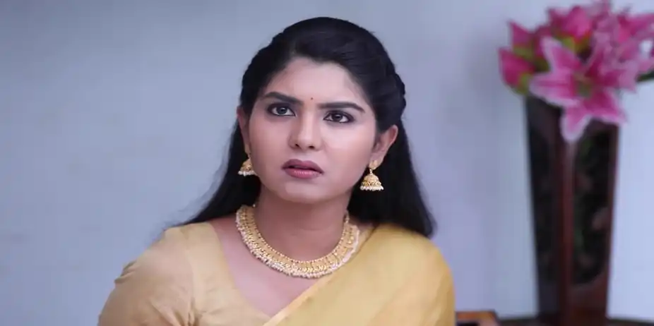 Meghalai Seeks Janani's Help - Mounam Pesiyadhe