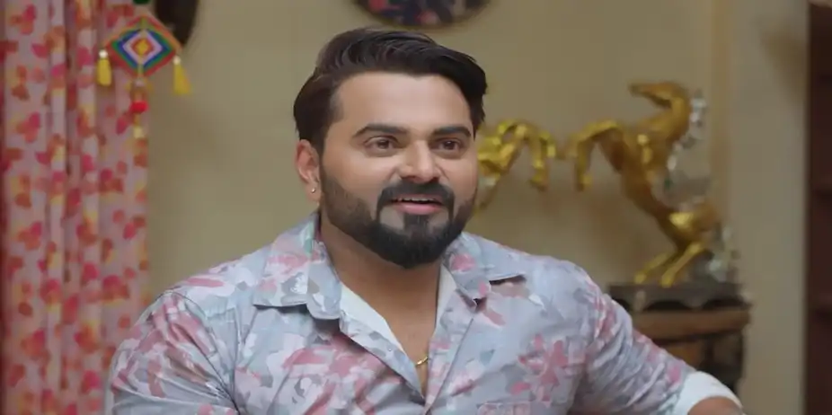 Raghav is Happy to See His Bride - Paarijatham
