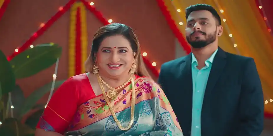 Samar Expresses His Feelings for Aaji - Veen Doghatli Hi Tutena