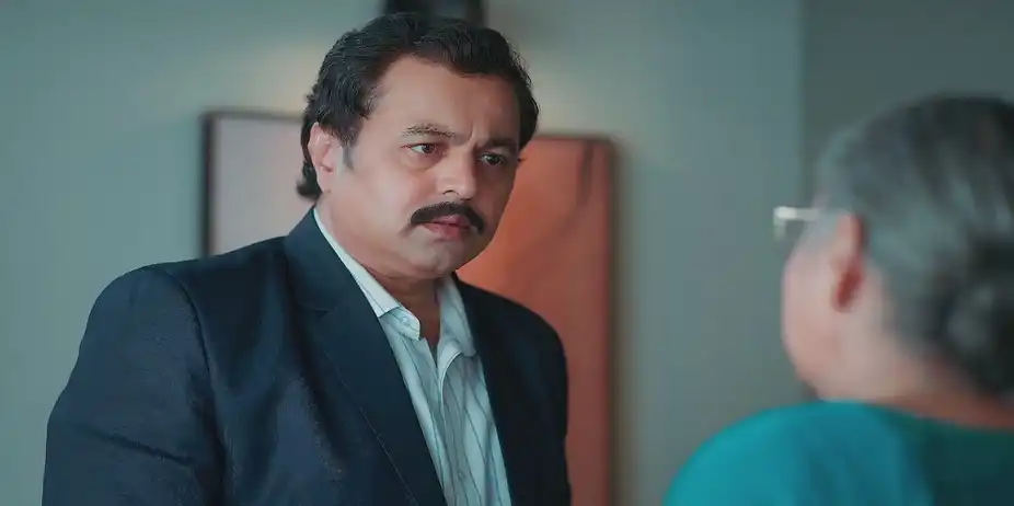 Dilip Reassures Swanandi - Veen Doghatli Hi Tutena