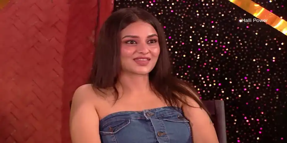 Fareen’s Moves to Naanu Jeetendra Steal the Show - Halli Power