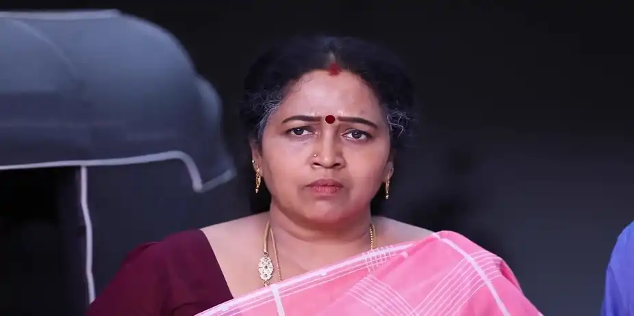 Karunakaran Confronts Chandru's Parents - Maari