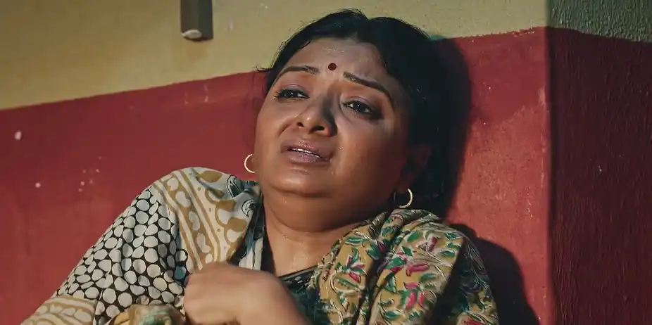 Saru Becomes Alert Hearing Kamini's Voice - Kamali
