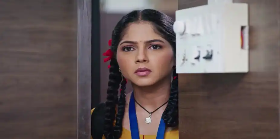 Hrishi Questions the Principal about Ninggi - Kamali