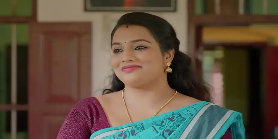 Radha Sits Aloof on Raju's Birthday - Akale