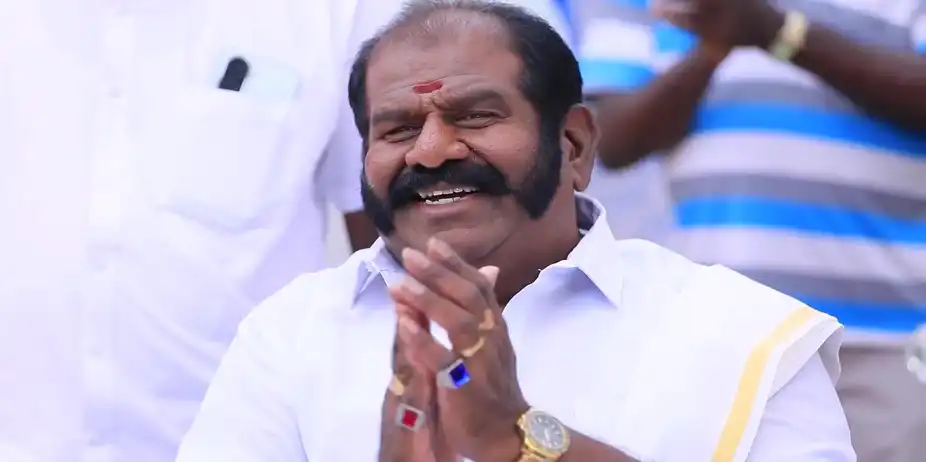 Masanimuthu's Team Conspires Against Karikalan - Manasellam